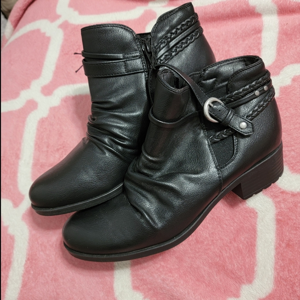 BareTraps Women's Buckle Boots